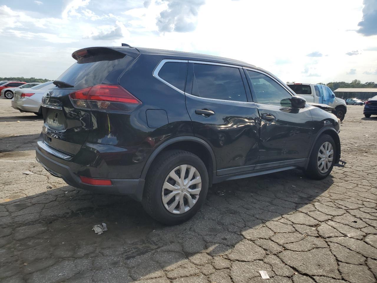 2017 Nissan Rogue S - zdjęcie 3