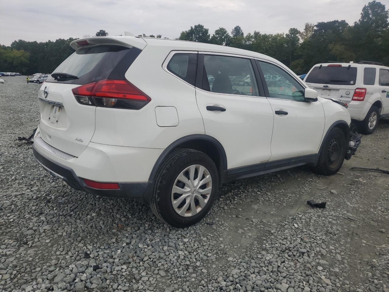 2017 Nissan Rogue - zdjęcie 3