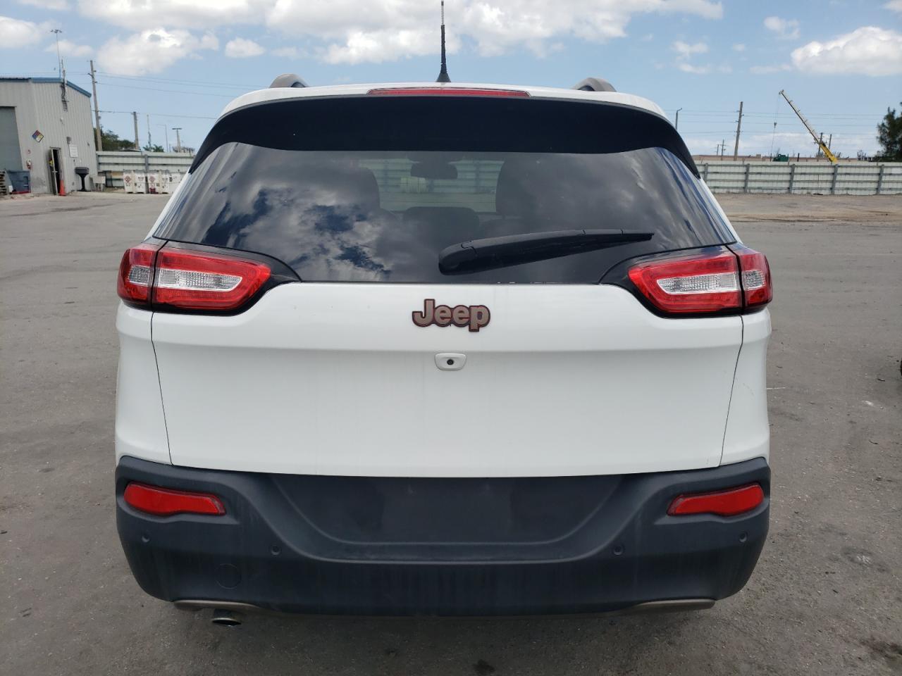 2017 Jeep Cherokee Latitude - zdjęcie 6