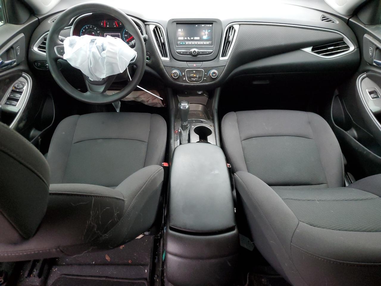 2017 Chevrolet Malibu Ls - zdjęcie 8