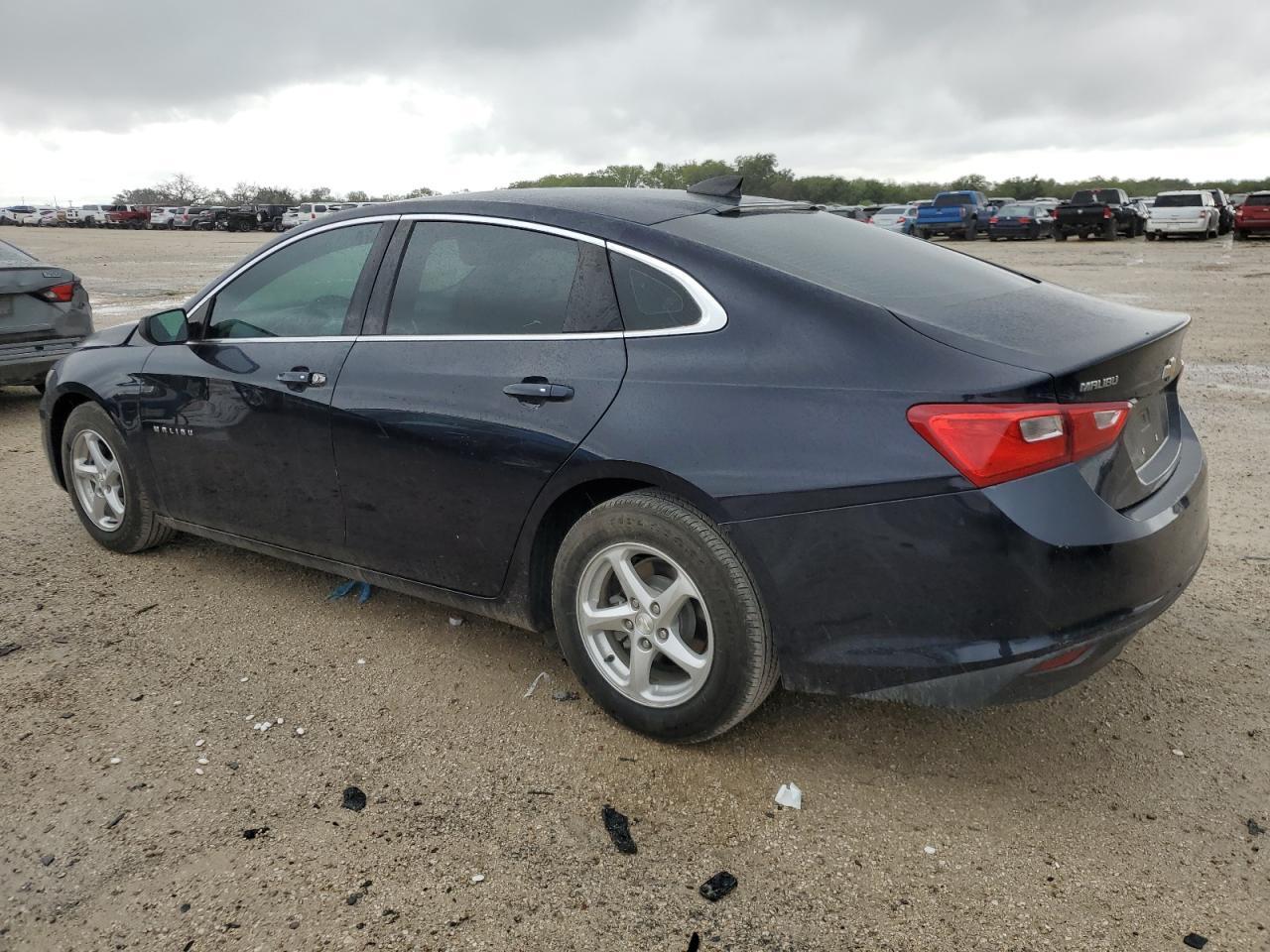 2017 Chevrolet Malibu Ls - zdjęcie 2