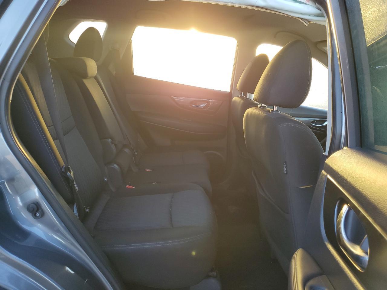 2018 Nissan Rogue S - zdjęcie 11
