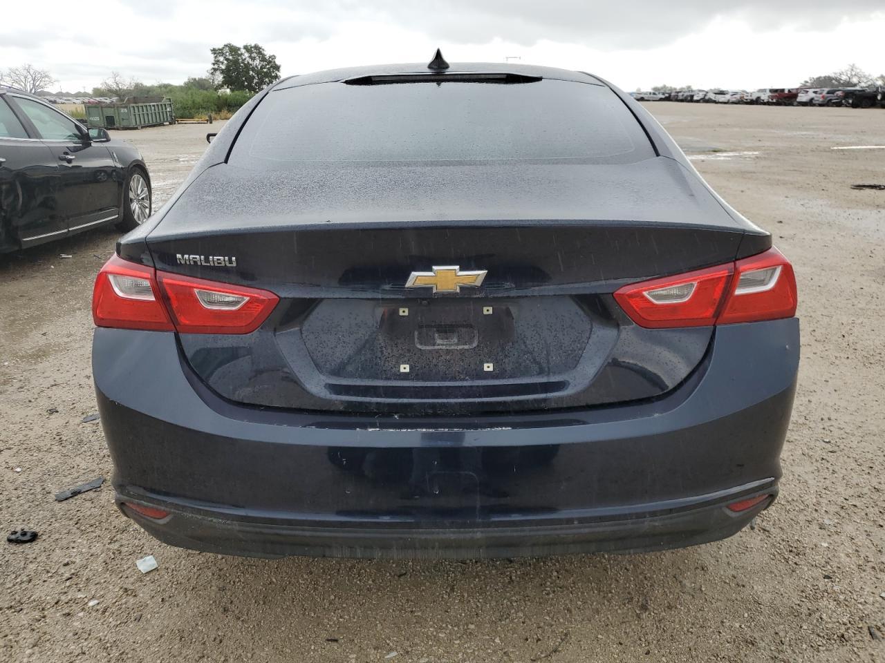 2017 Chevrolet Malibu Ls - zdjęcie 6