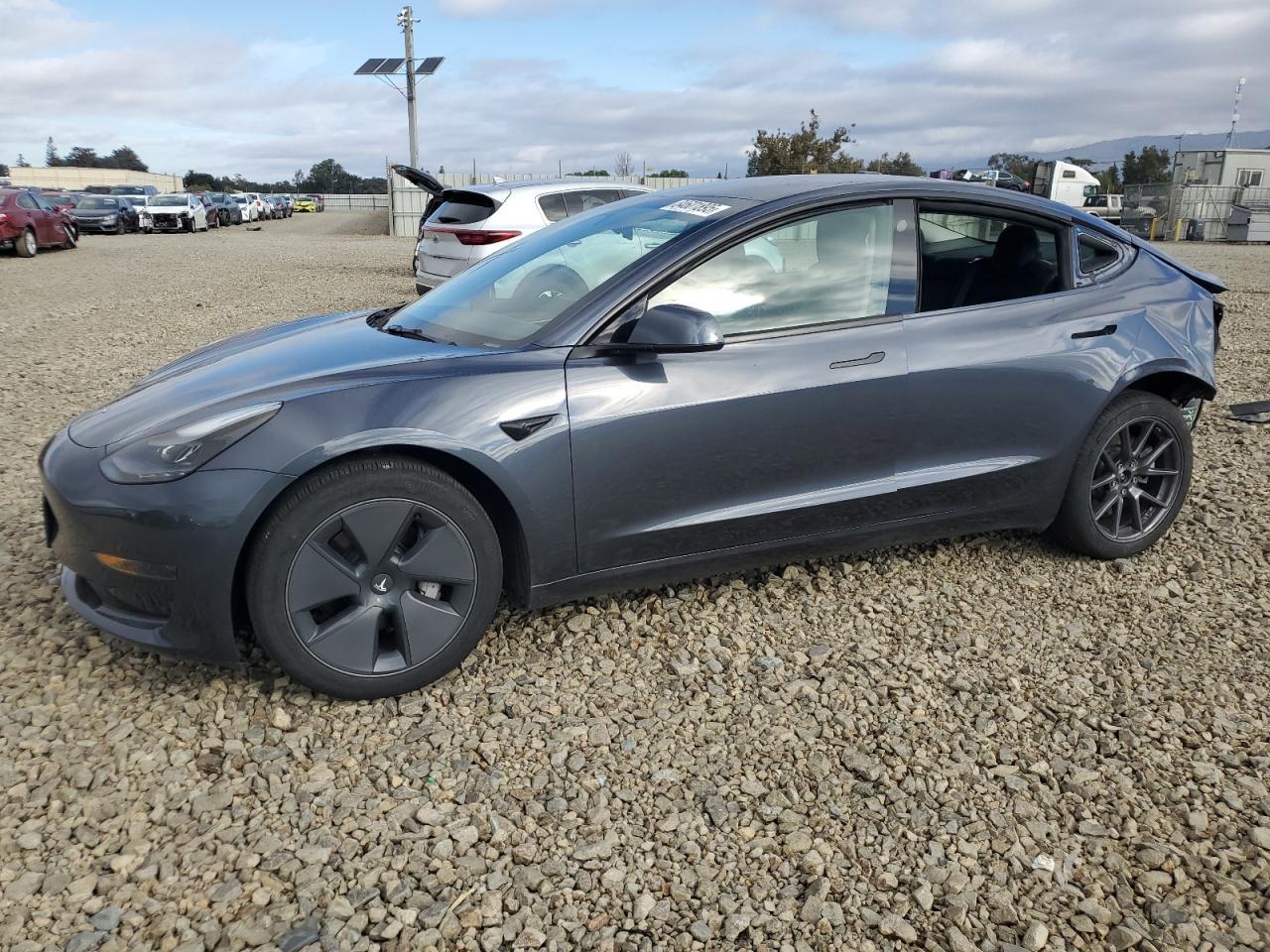 2023 Tesla Model 3 - zdjęcie główne