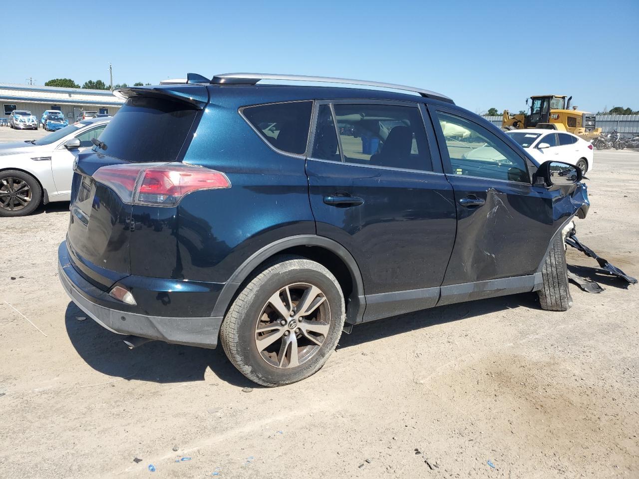 2018 Toyota Rav4 Adventure - zdjęcie 3