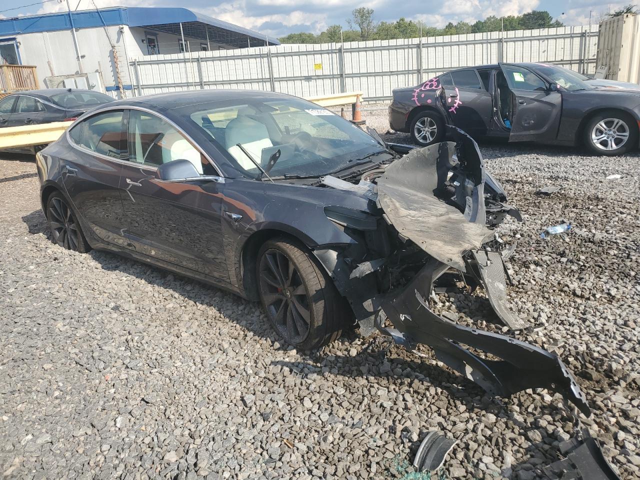 2020 Tesla Model 3 - zdjęcie 4
