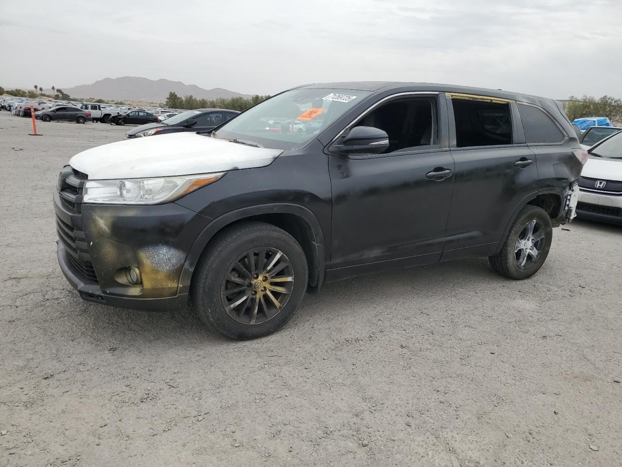2018 Toyt Highlander - zdjęcie główne