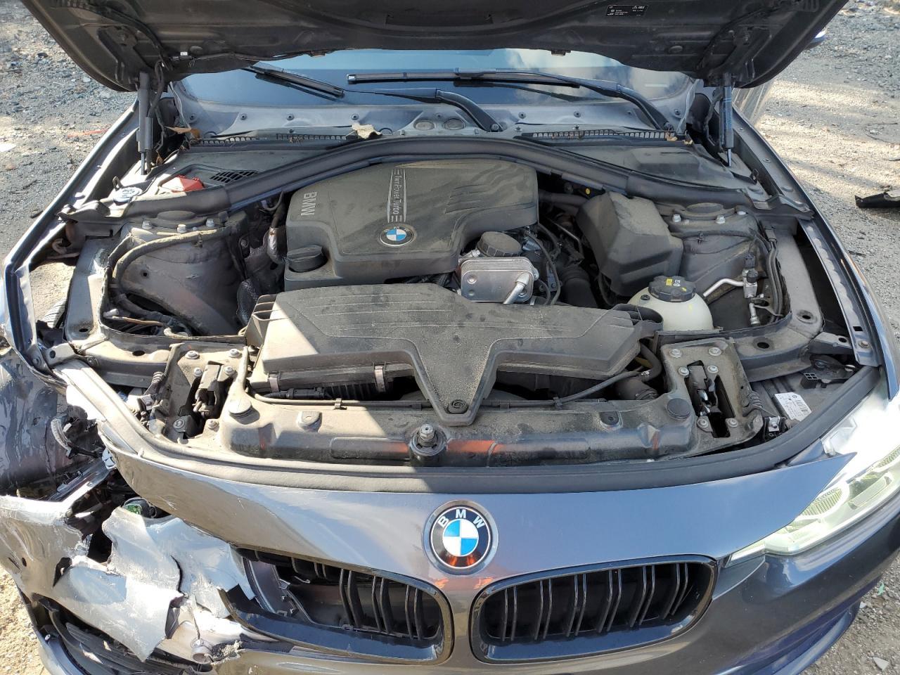 2016 BMW Seria 3 - zdjęcie 11