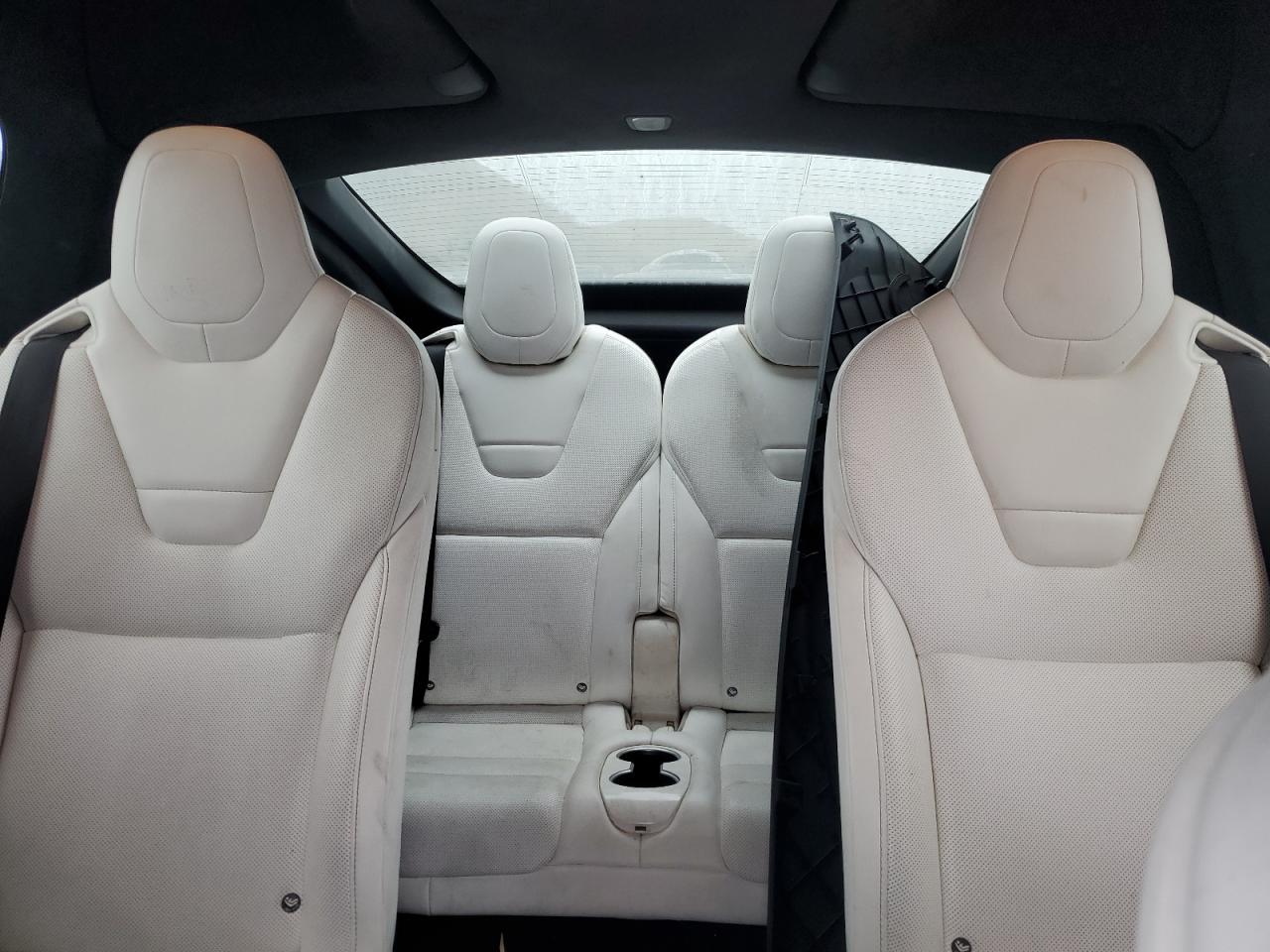 2016 Tesla Model X - zdjęcie 10