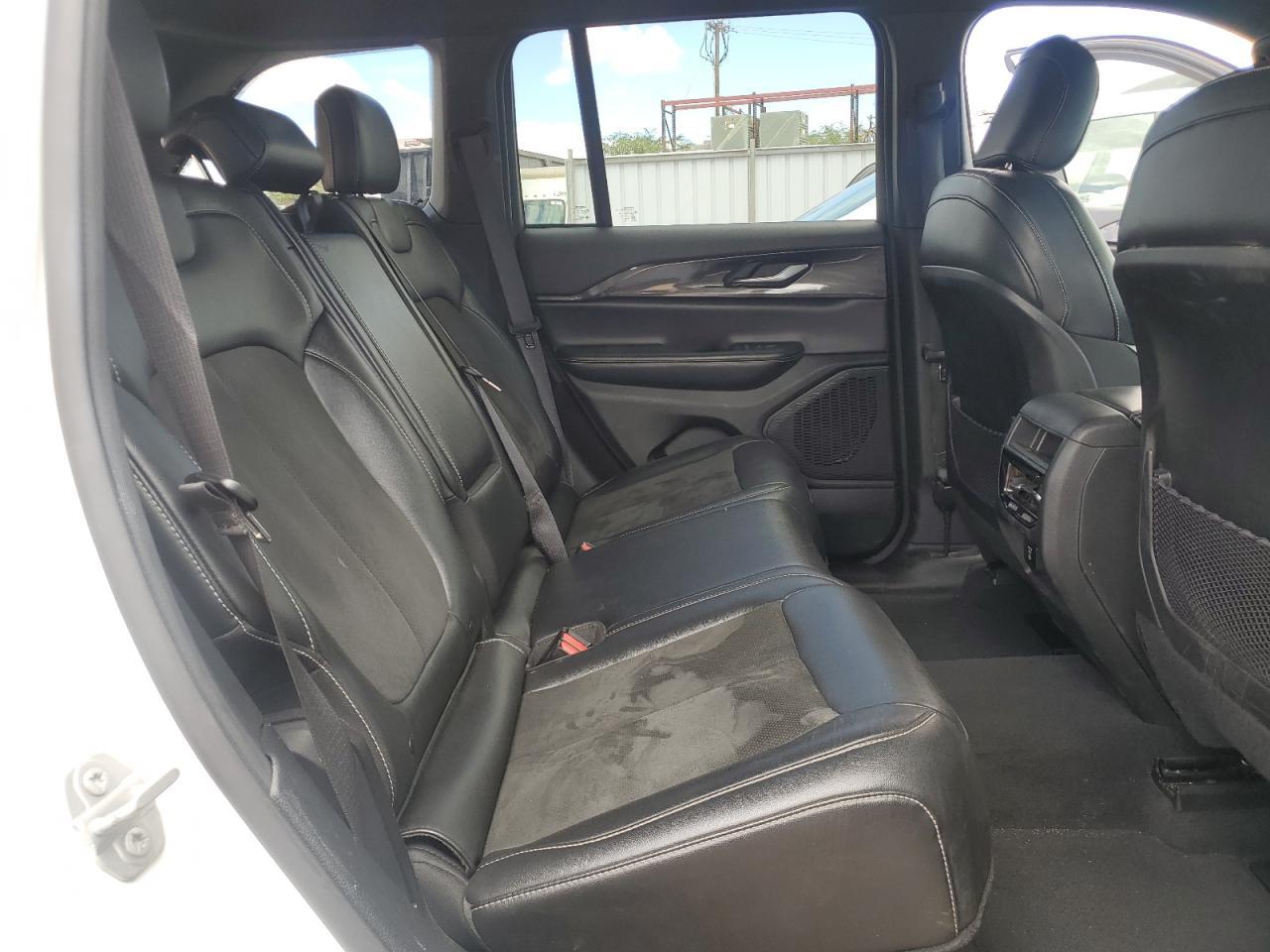 2023 Jeep Grand Cherokee Laredo - zdjęcie 11