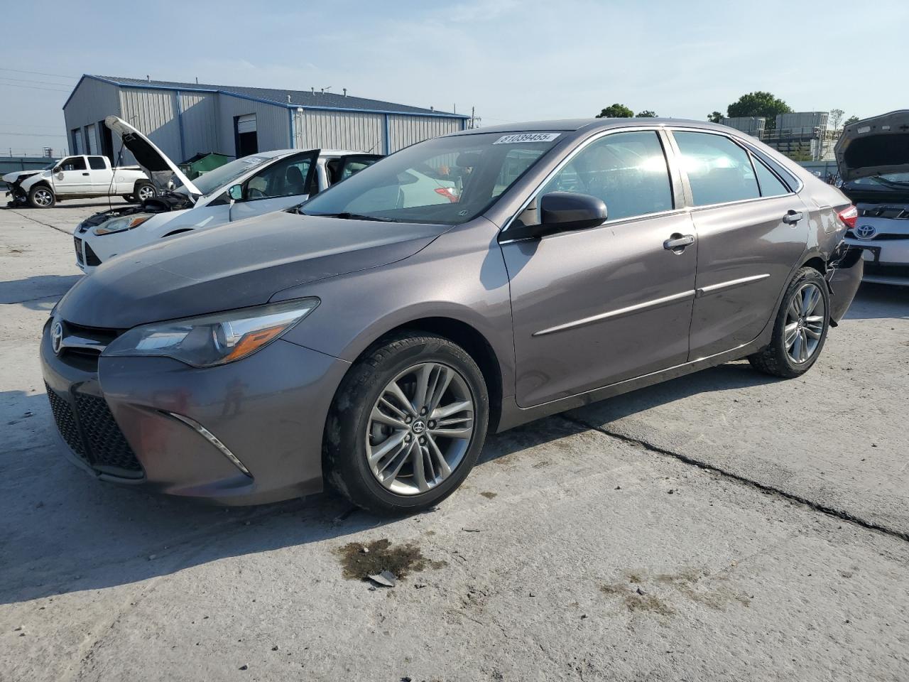 2017 Toyota Camry Le - zdjęcie główne