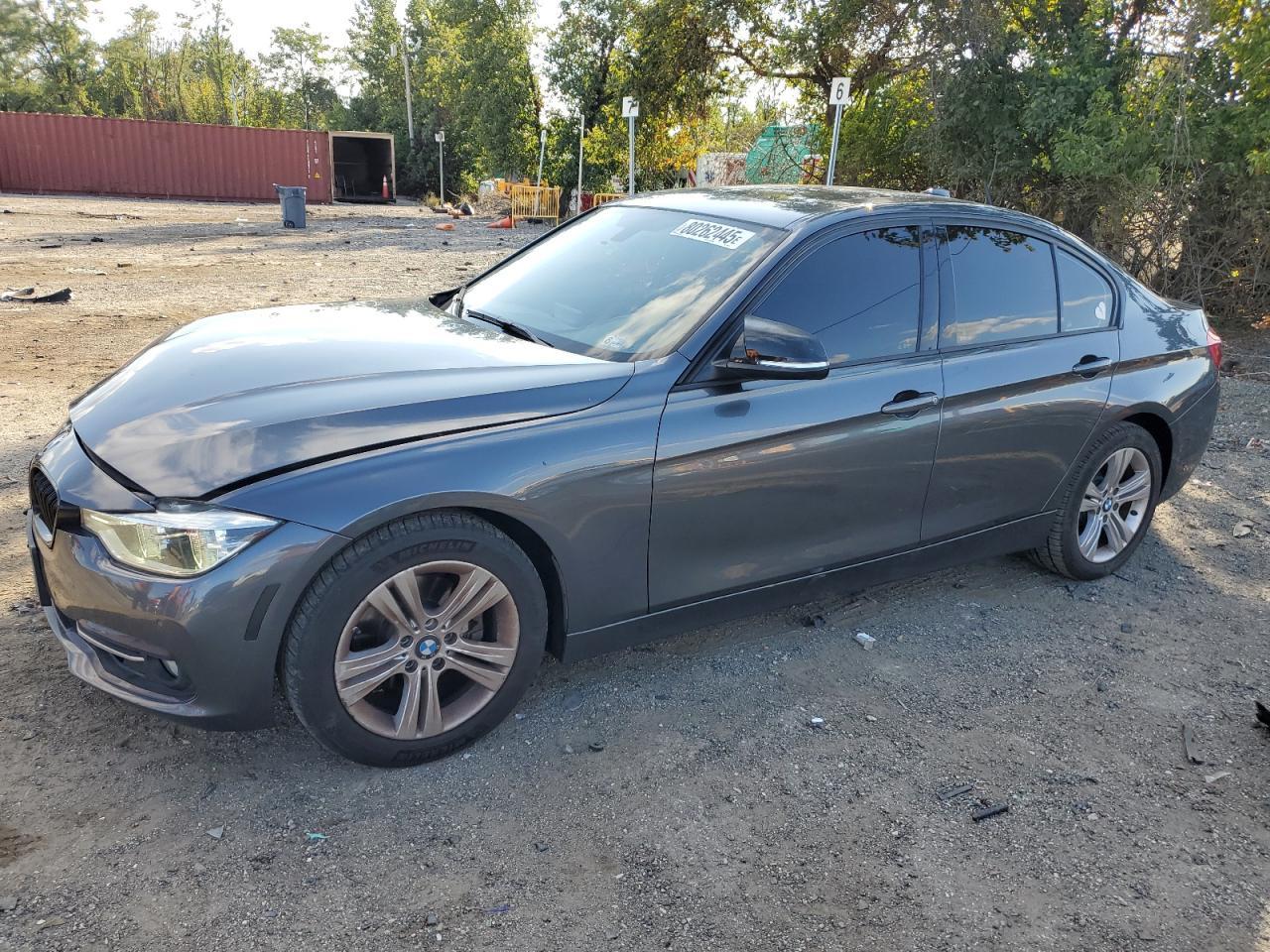 2016 BMW Seria 3 - zdjęcie główne