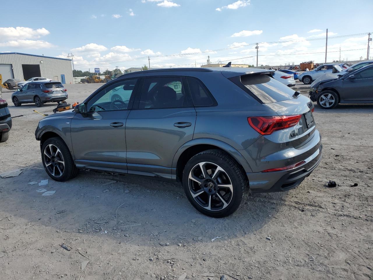 2025 Audi Q3 Premium Plus S Line 45 - zdjęcie 2