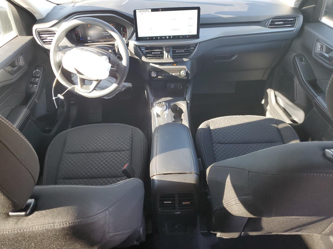 2025 Ford Escape - zdjęcie 8