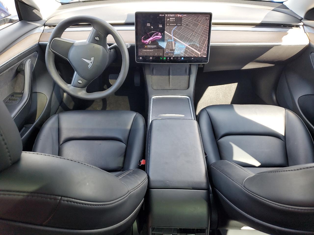 2021 Tesla Model 3 - zdjęcie 8