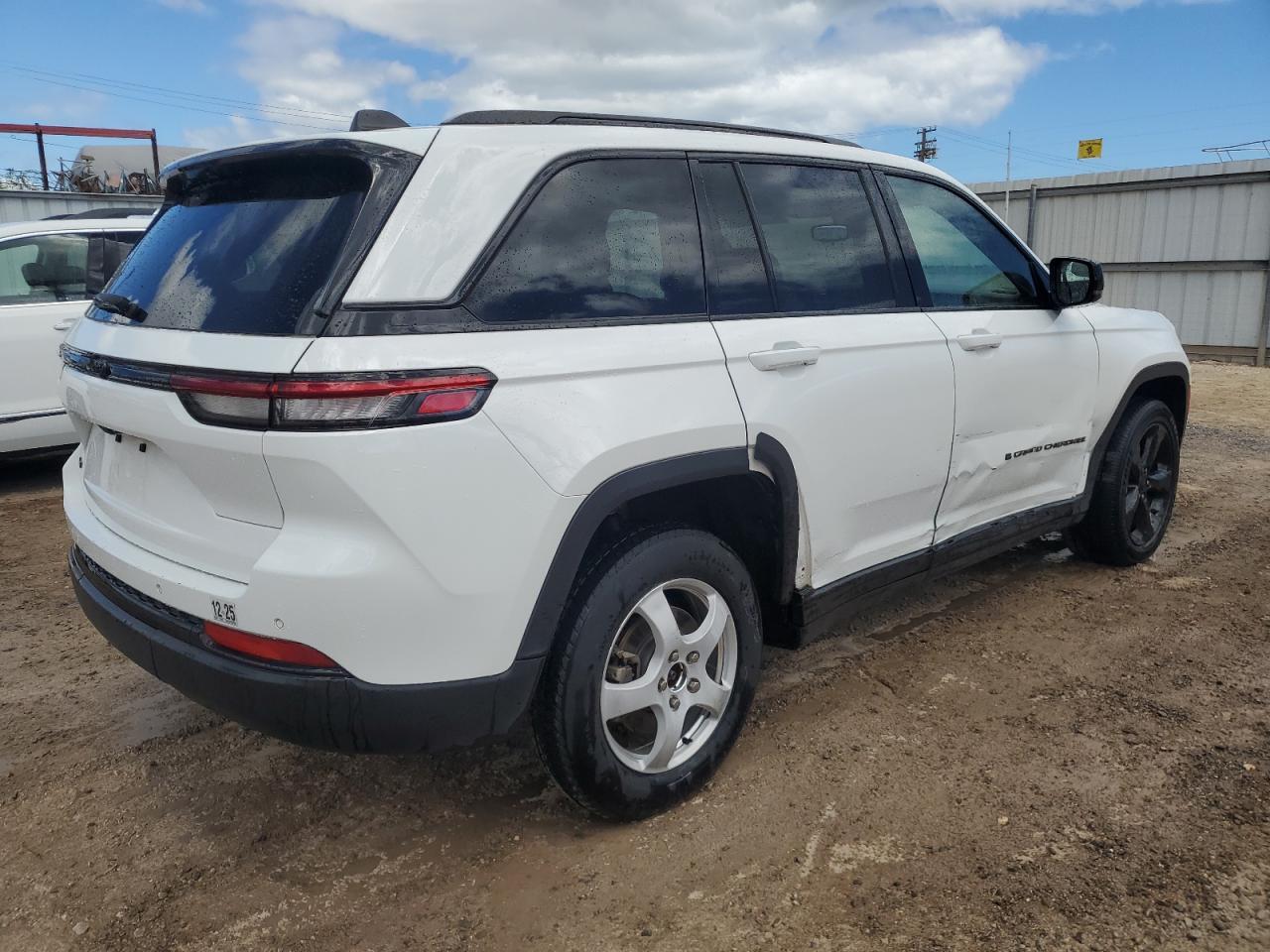 2023 Jeep Grand Cherokee Laredo - zdjęcie 3