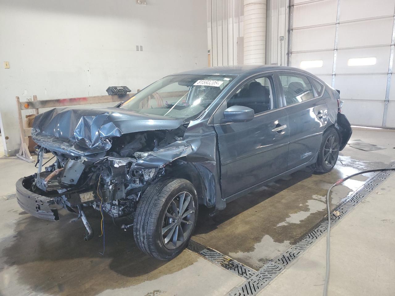 2017 Nissan Sentra S - zdjęcie główne