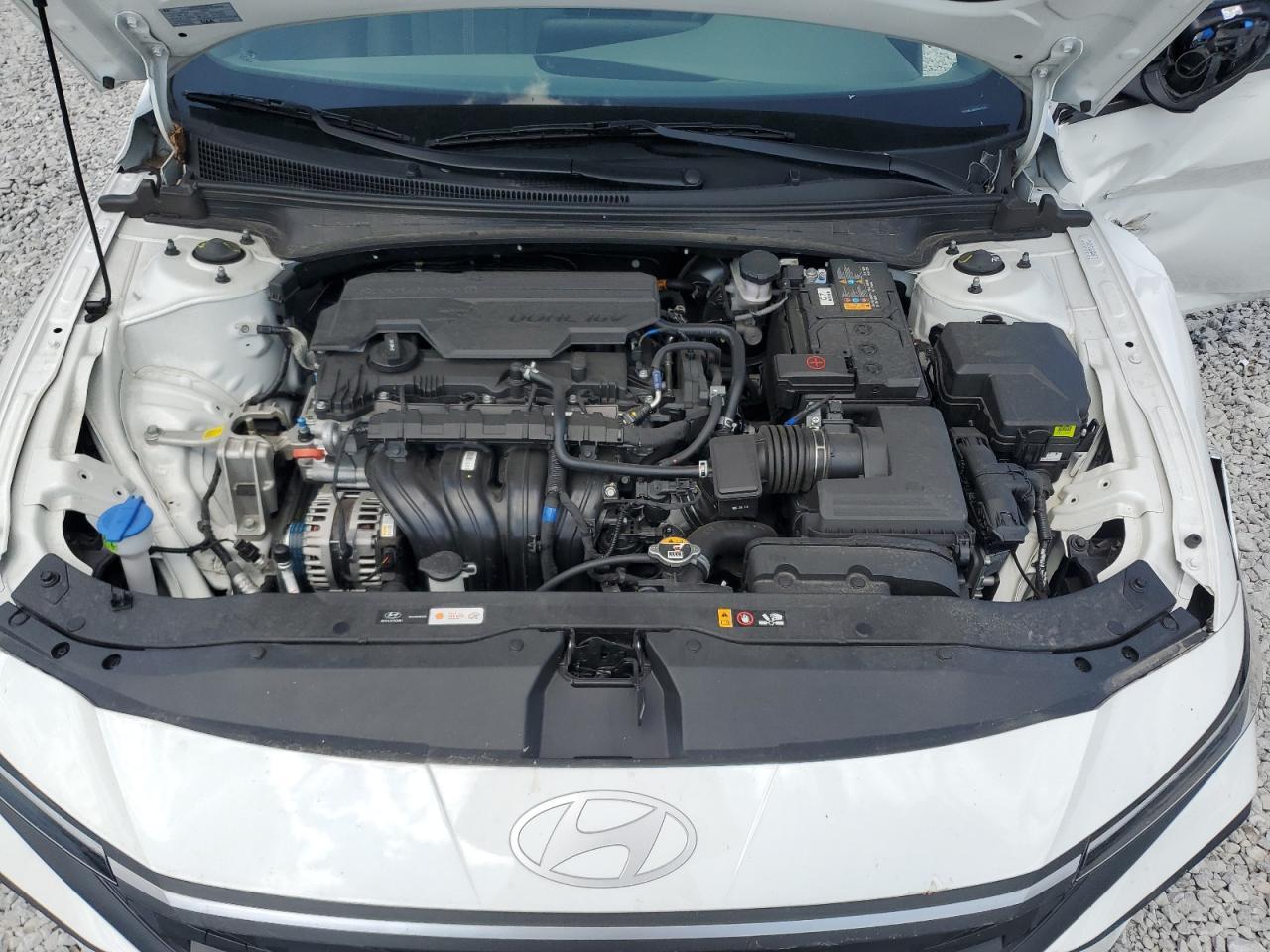 2024 Hyundai Elantra Se - zdjęcie 11