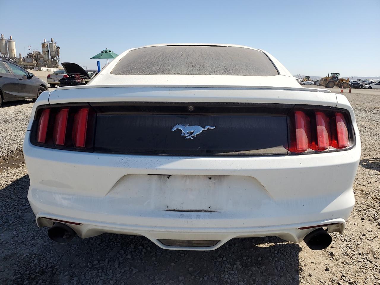 2016 Ford Mustang - zdjęcie 6