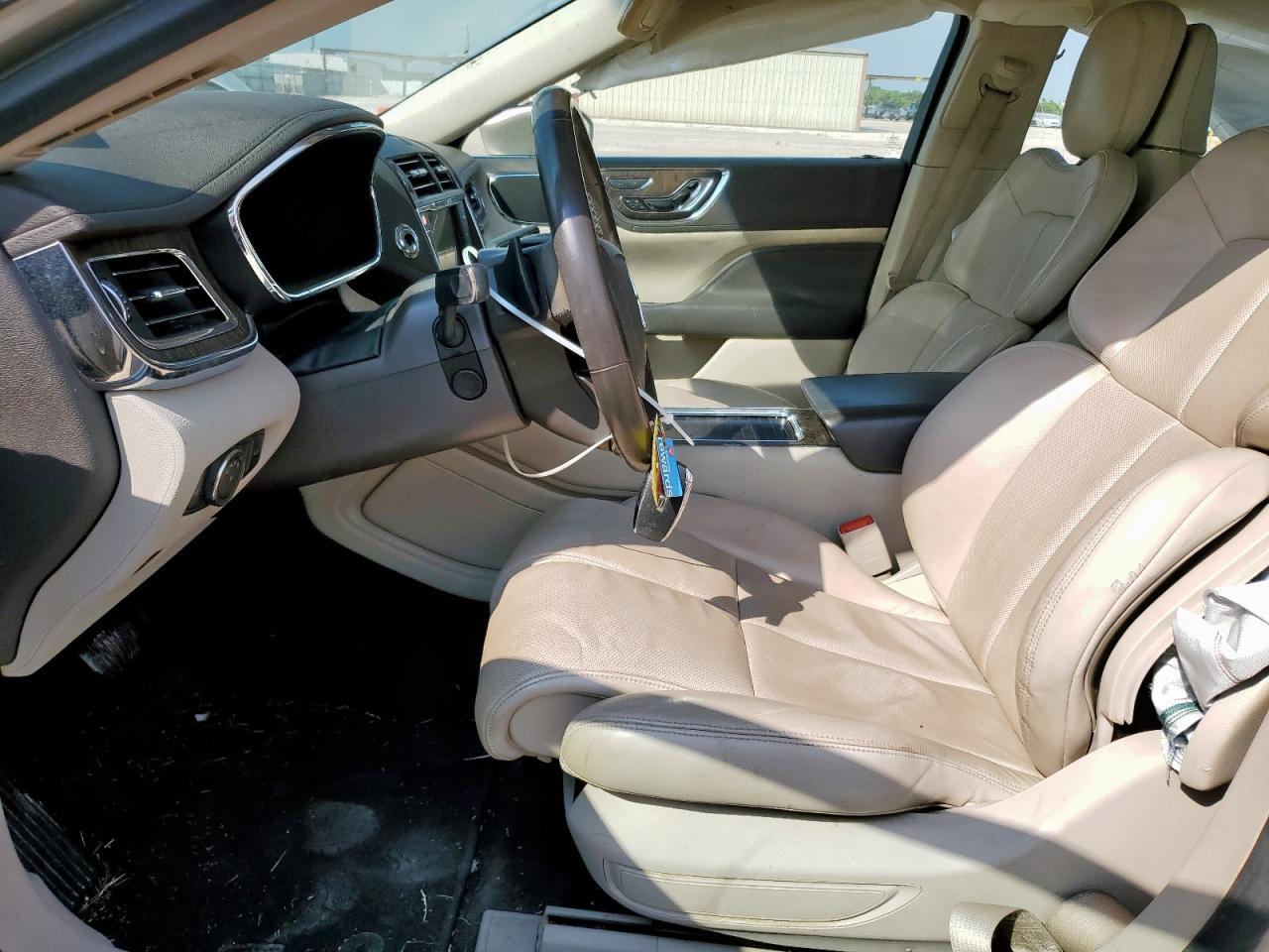 2017 Lincoln Continental Reserve - zdjęcie 7