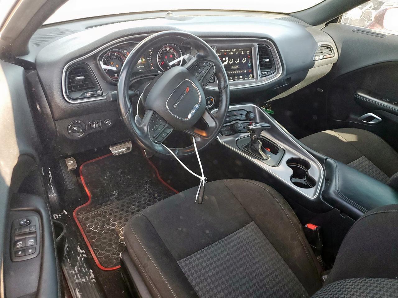 2021 Dodge Challenger - zdjęcie 8