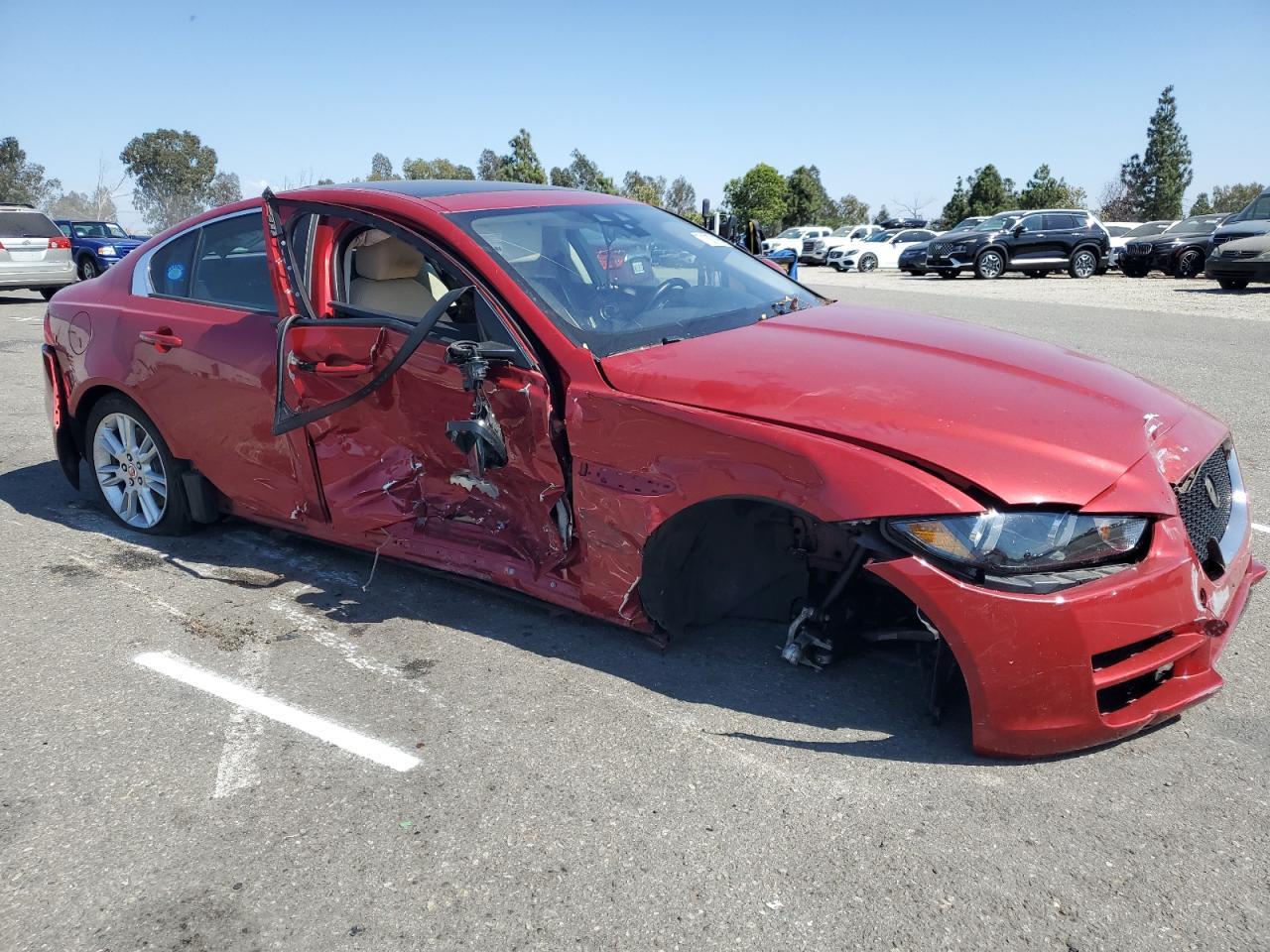 2018 Jaguar Xe Premium - zdjęcie 4