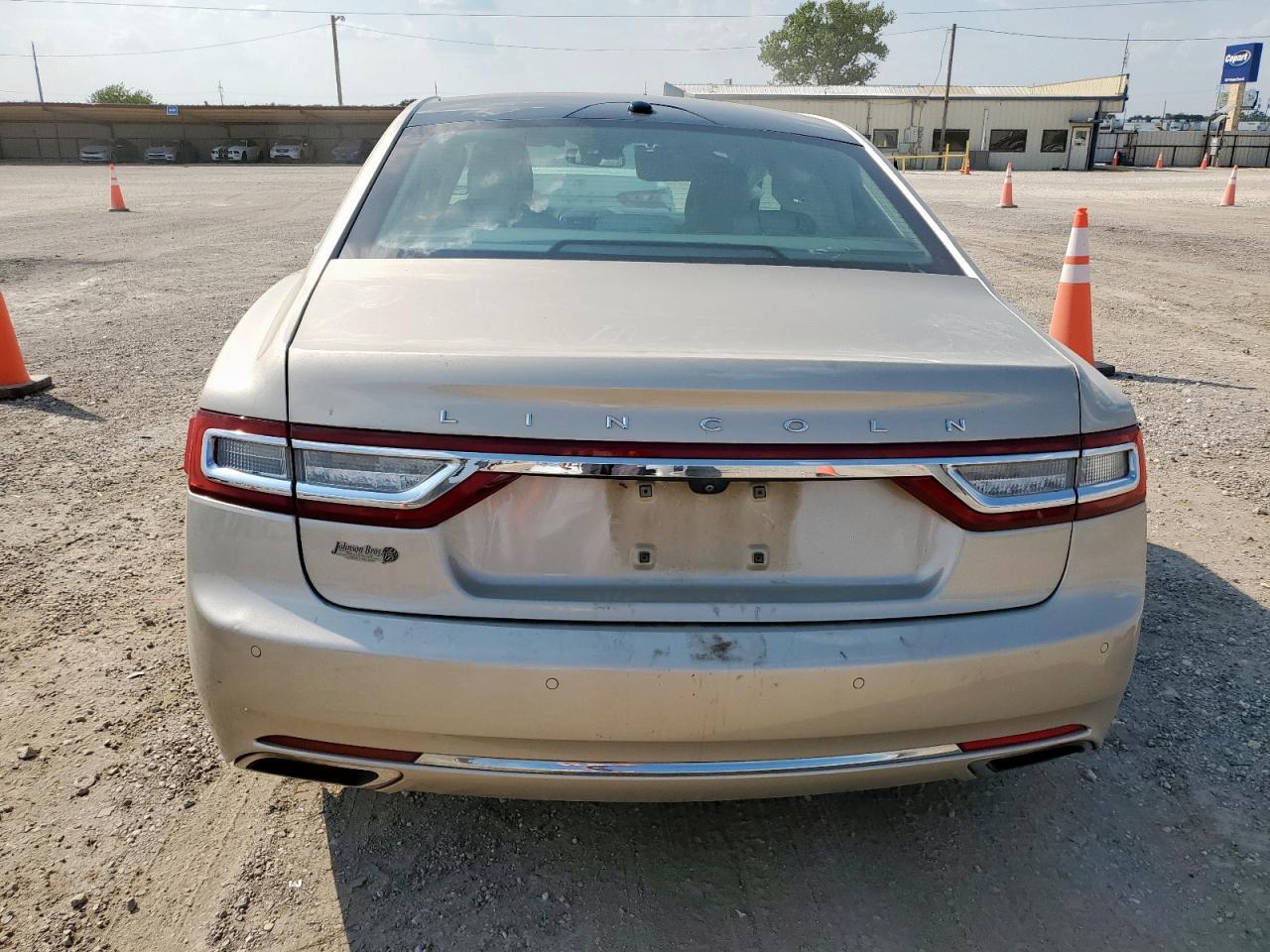 2017 Lincoln Continental Reserve - zdjęcie 6