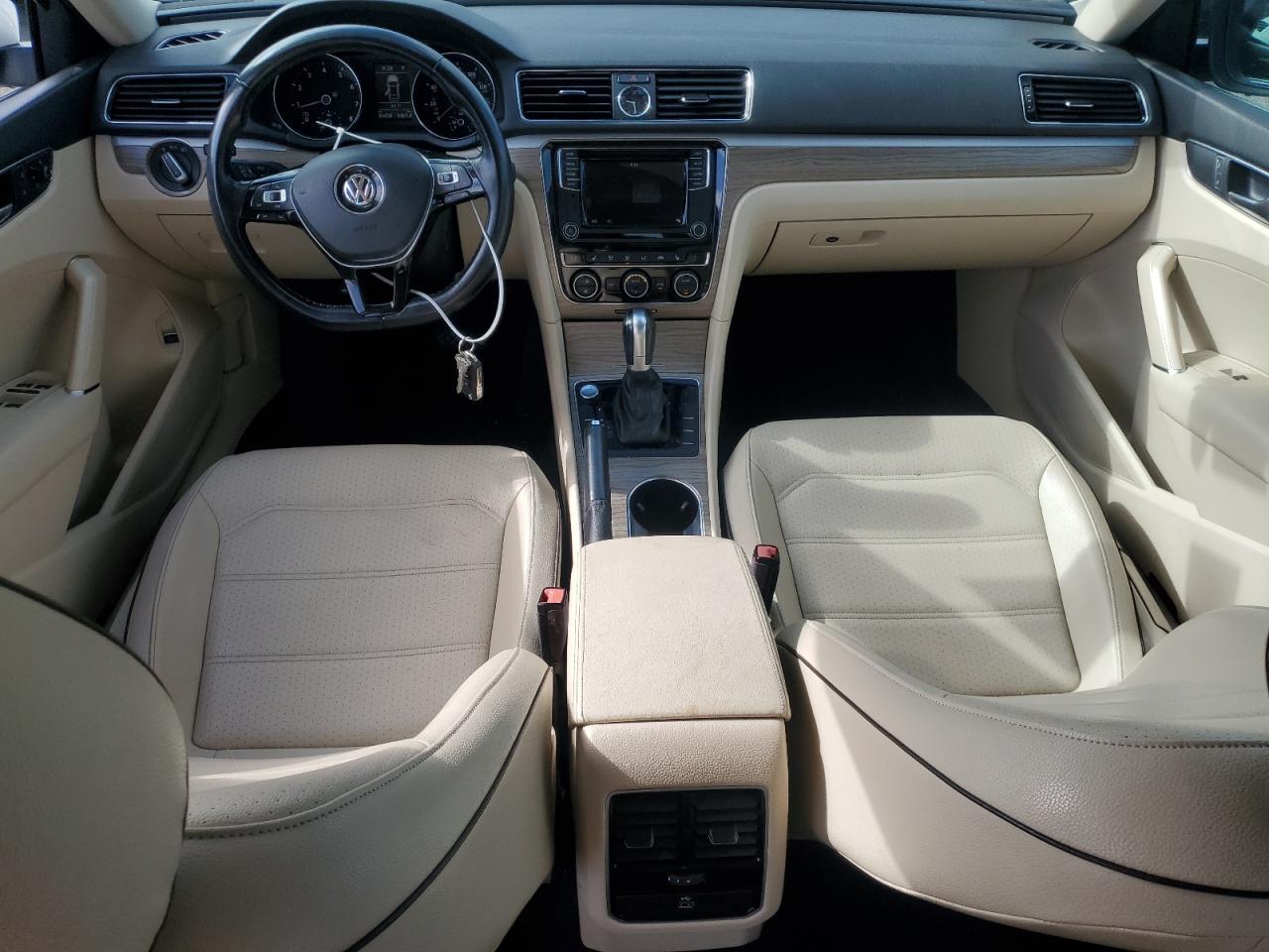 2017 Volkswagen Passat - zdjęcie 8