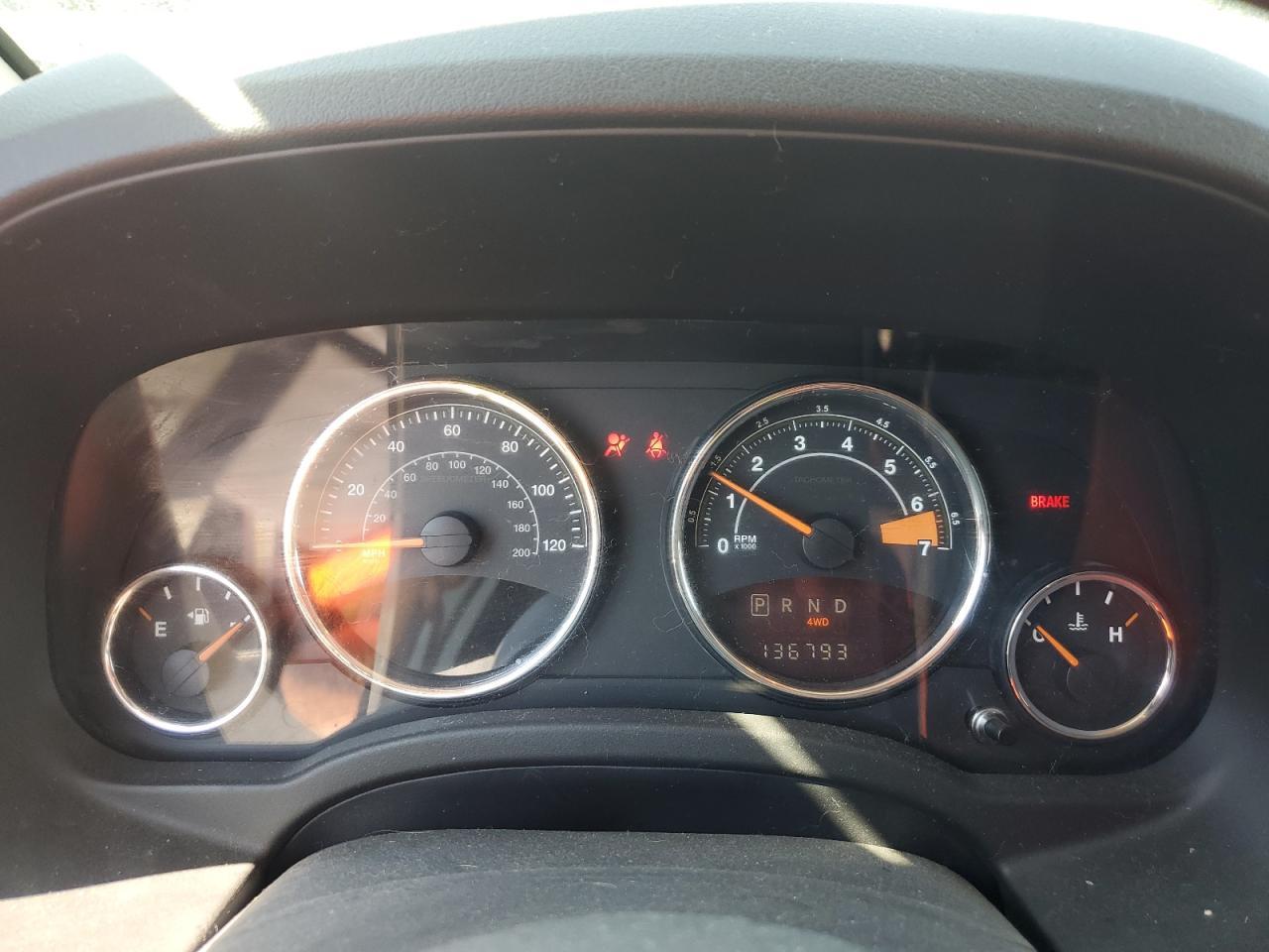 2014 Jeep Compass Latitude - zdjęcie 9