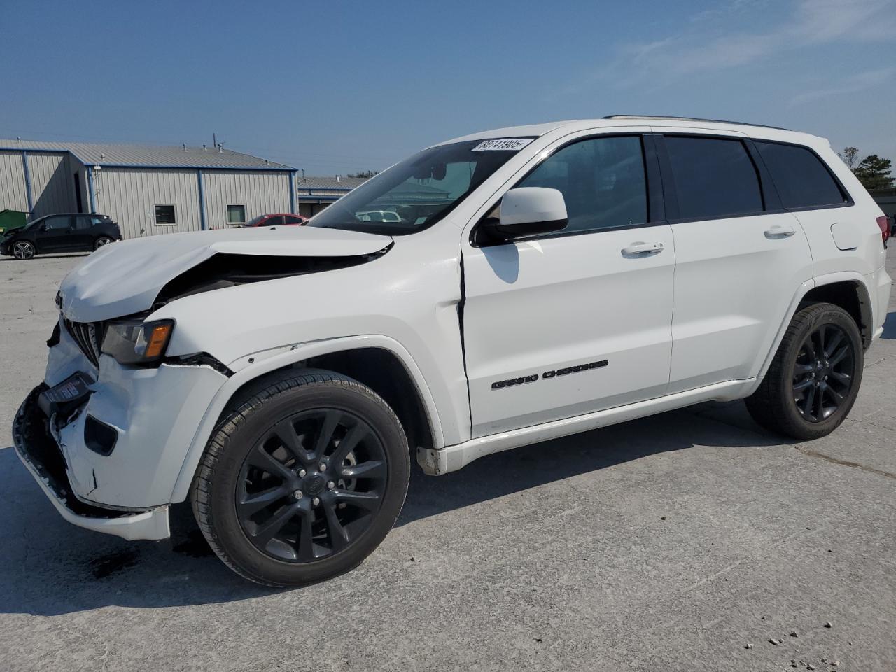 2019 Jeep Grand Cherokee Laredo - zdjęcie główne