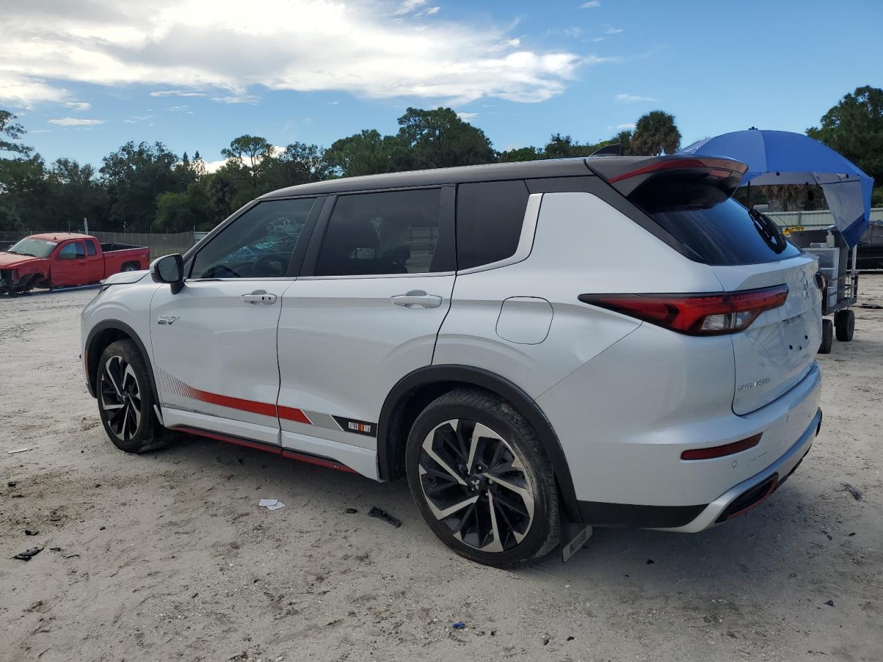 2023 Mitsubishi Outlander Se - zdjęcie 2