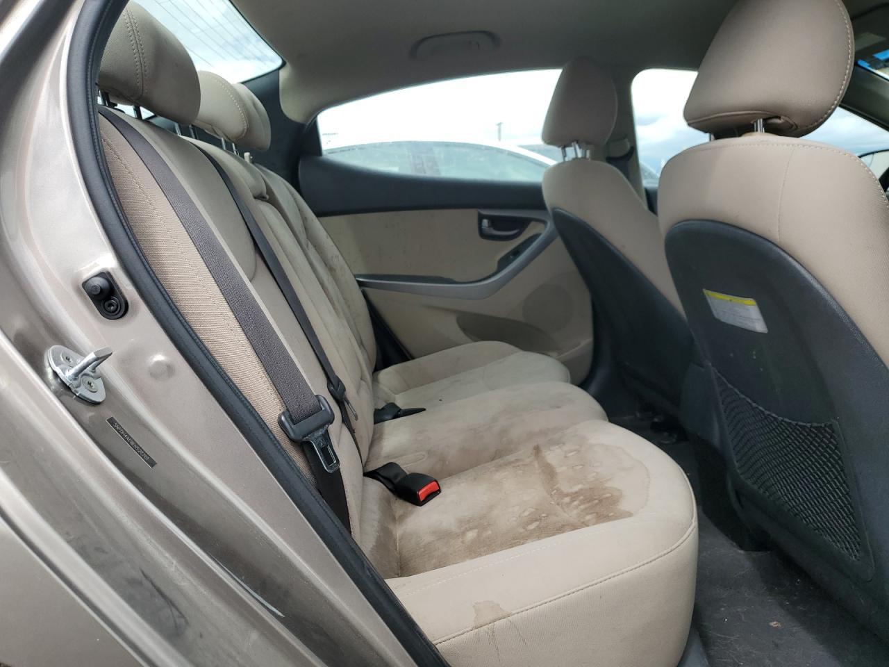 2014 Hyundai Elantra - zdjęcie 10