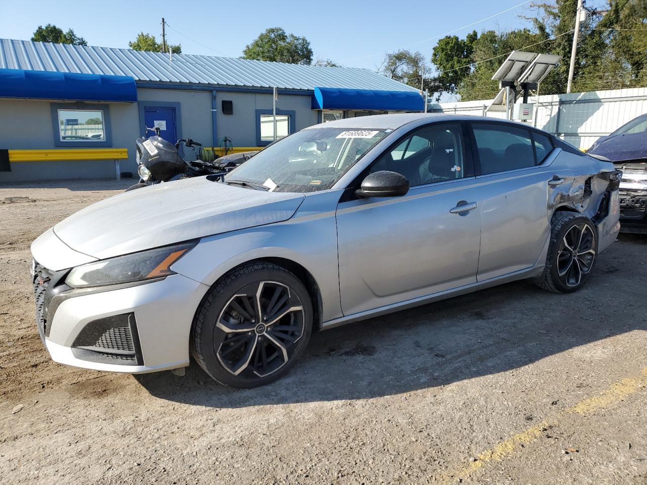 2023 Nissan Altima Sr - zdjęcie główne