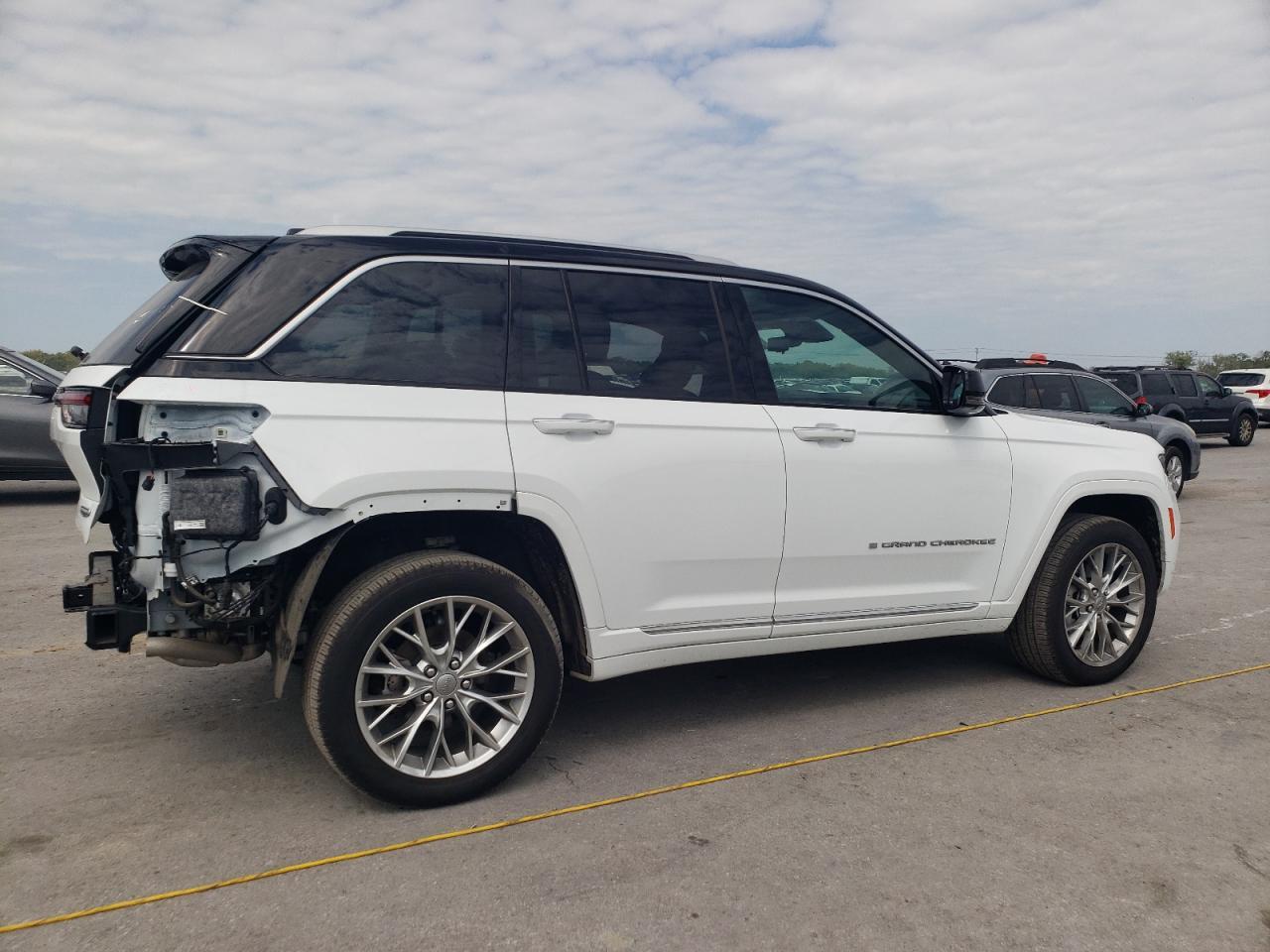 2024 Jeep Grand Cherokee Summit - zdjęcie 3