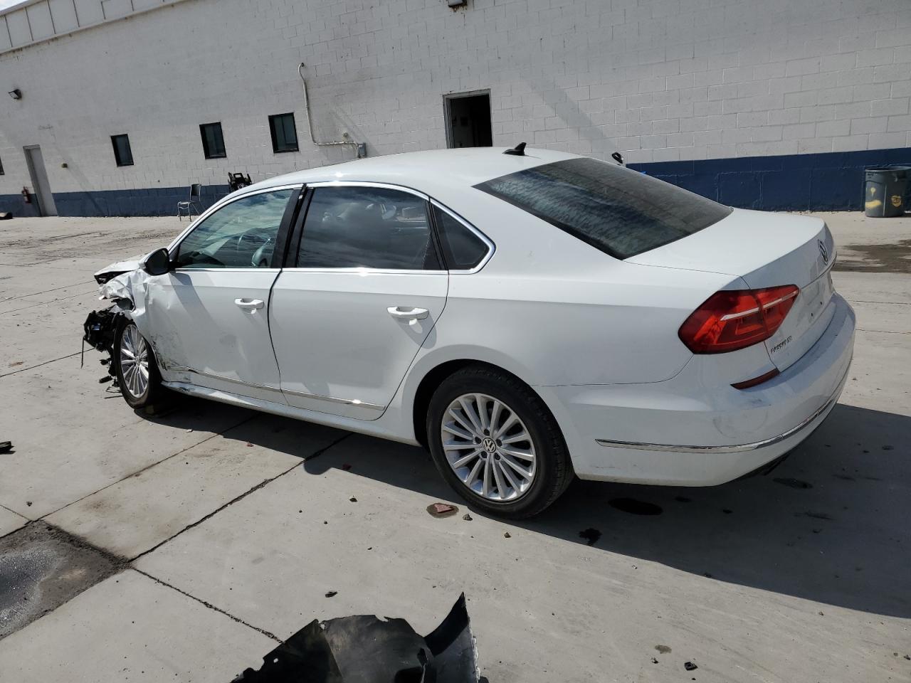 2016 Volkswagen Passat Se - zdjęcie 2