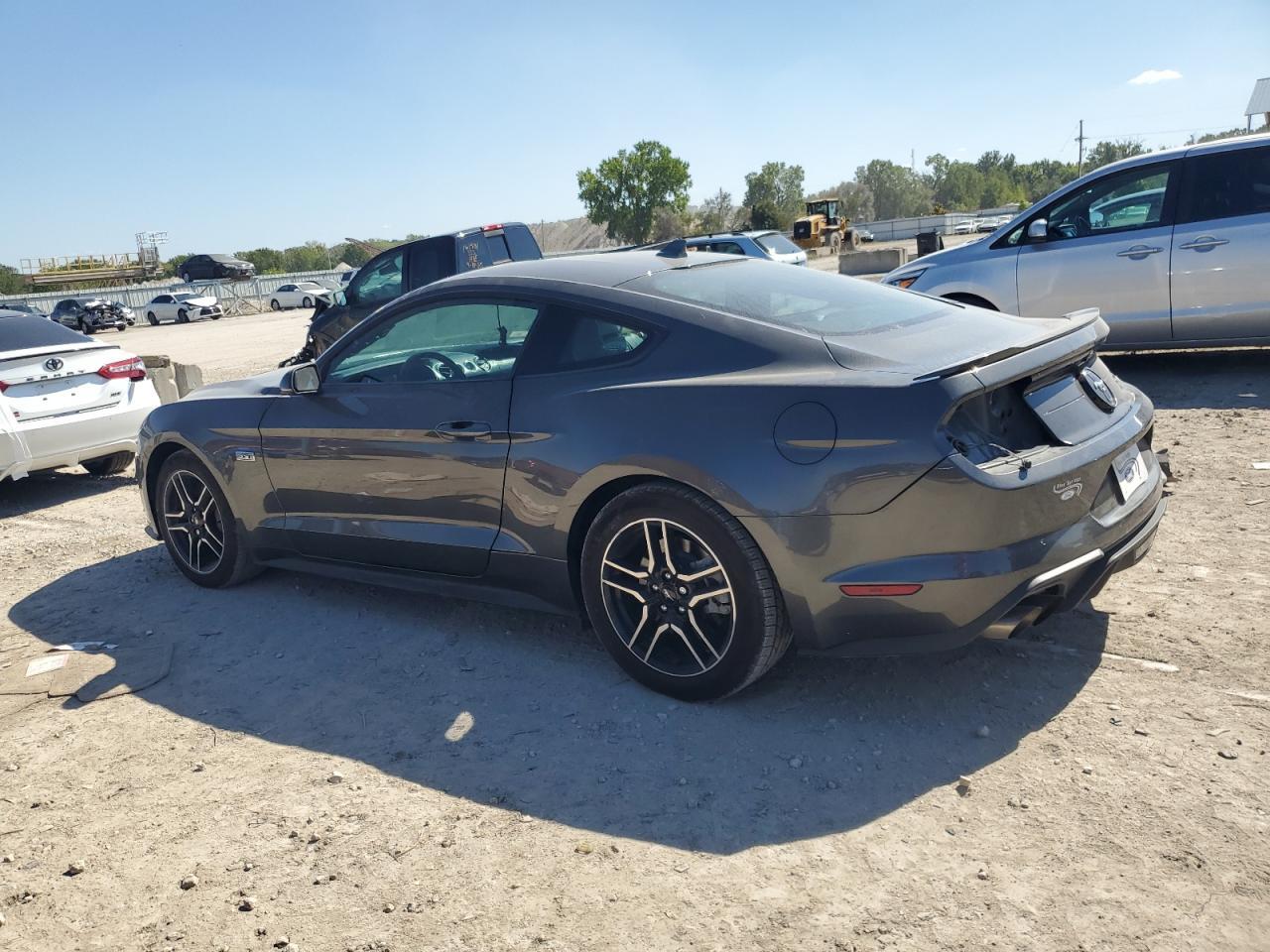 2020 Ford Mustang - zdjęcie 2