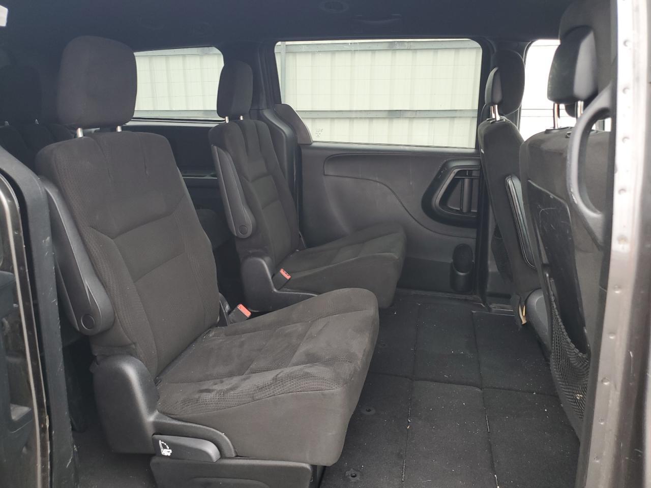 2015 Dodge Grand Caravan - zdjęcie 11