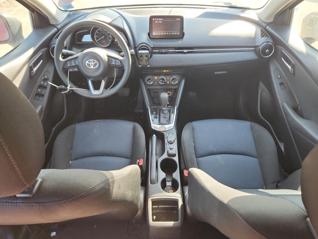 2019 Toyota Yaris L - zdjęcie 8