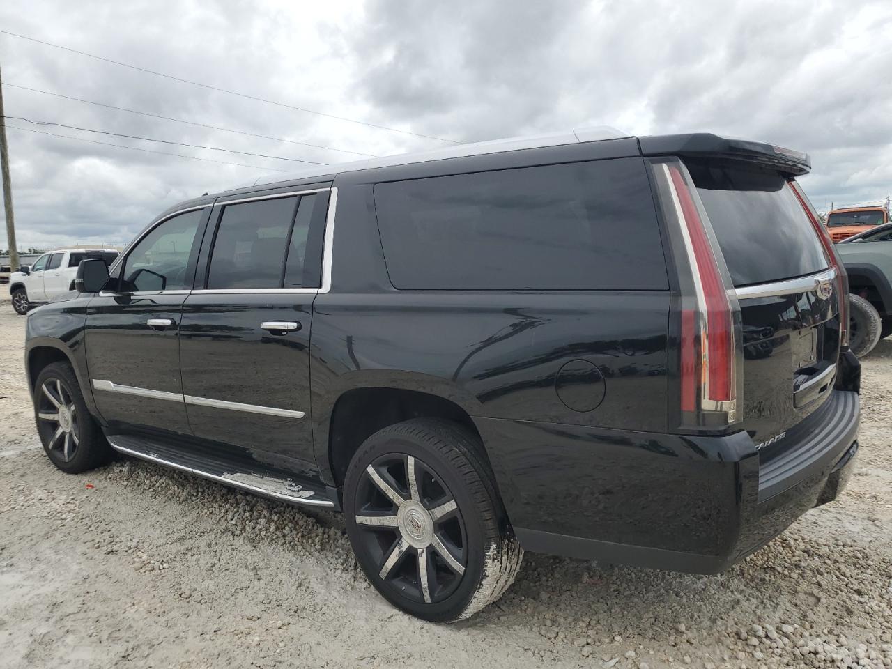 2019 Cadillac Escalade Esv Luxury - zdjęcie 2
