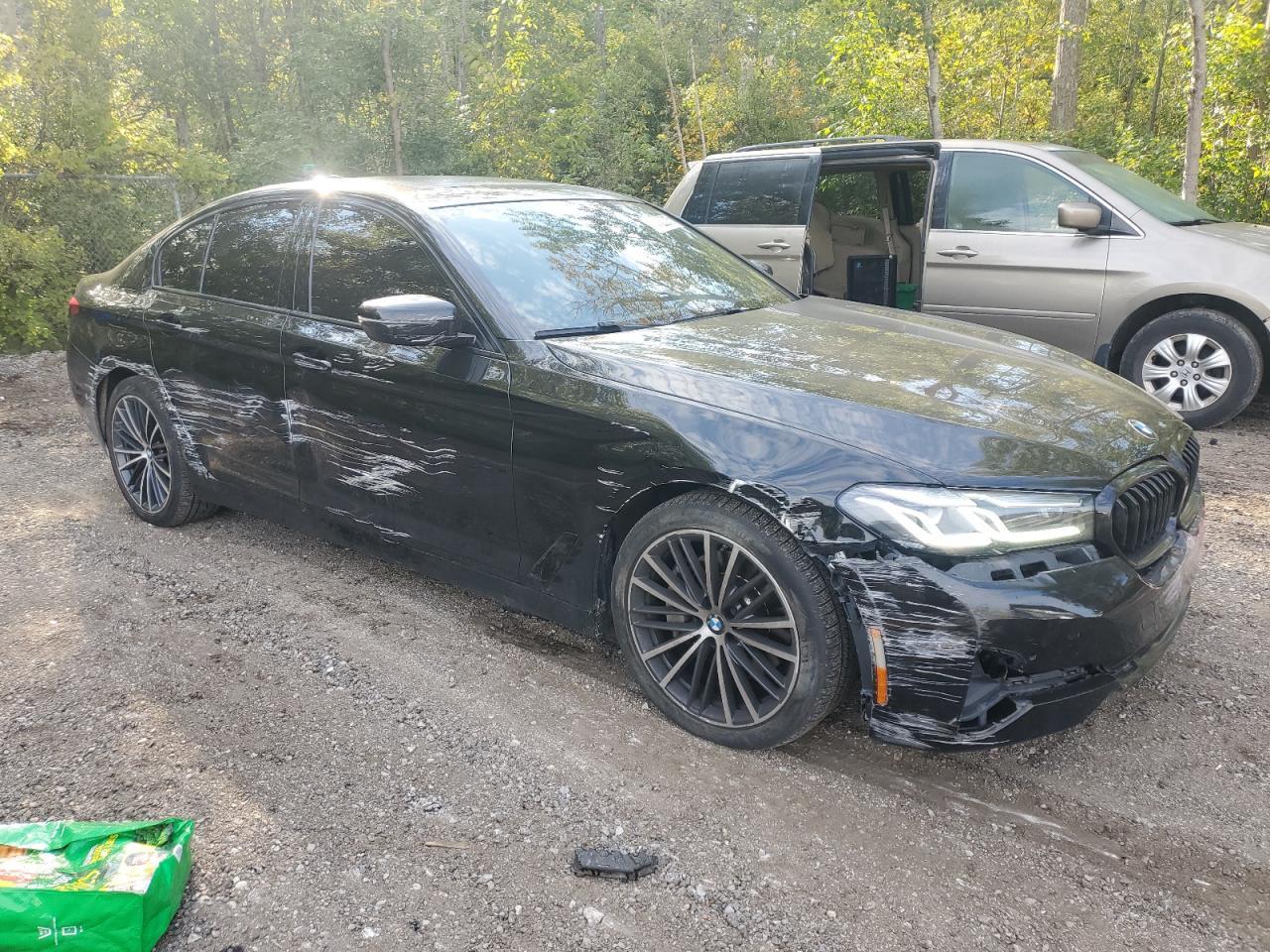 2021 BMW Seria 5 - zdjęcie 4