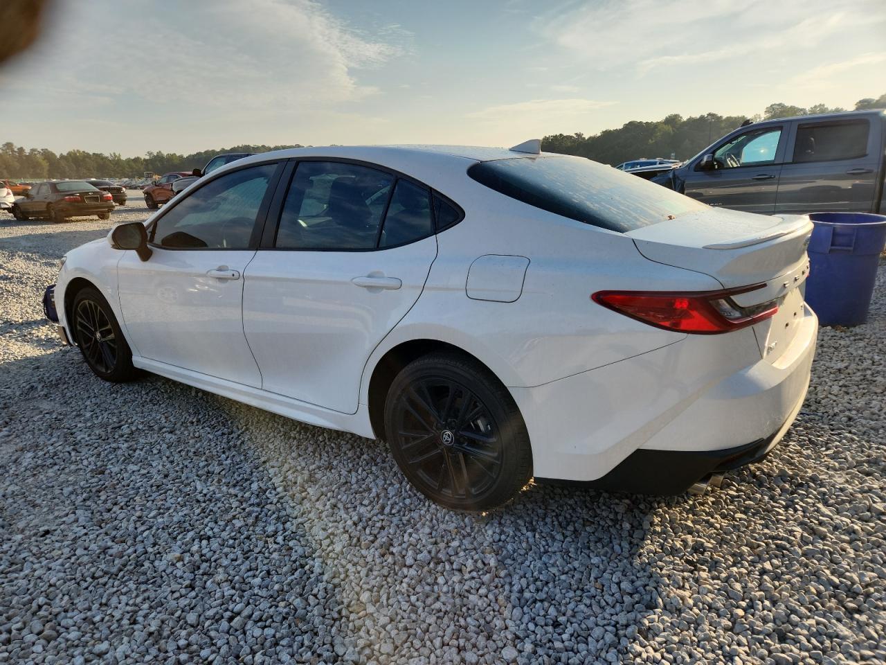 2025 Toyota Camry Xse - zdjęcie 2