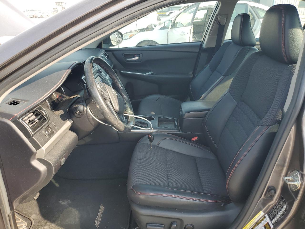 2017 Toyota Camry Le - zdjęcie 7