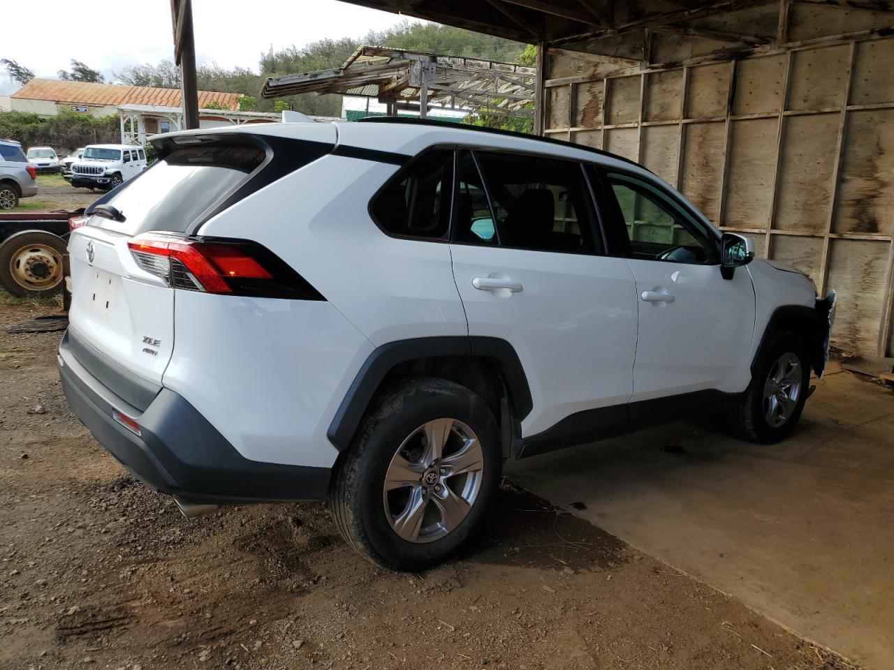 2022 Toyota Rav4 Xle - zdjęcie 3