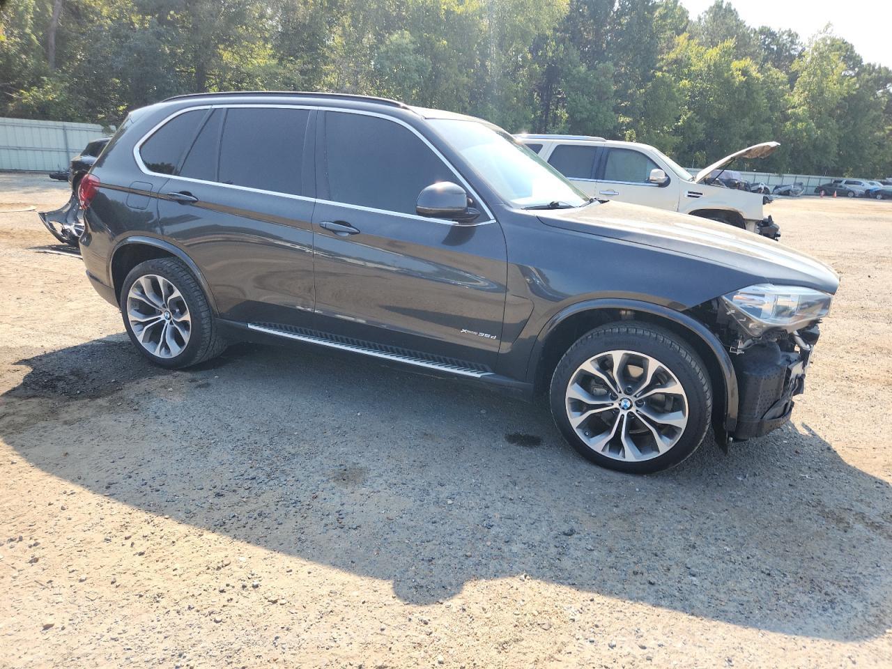 2015 BMW X5 xDrive35D - zdjęcie 4