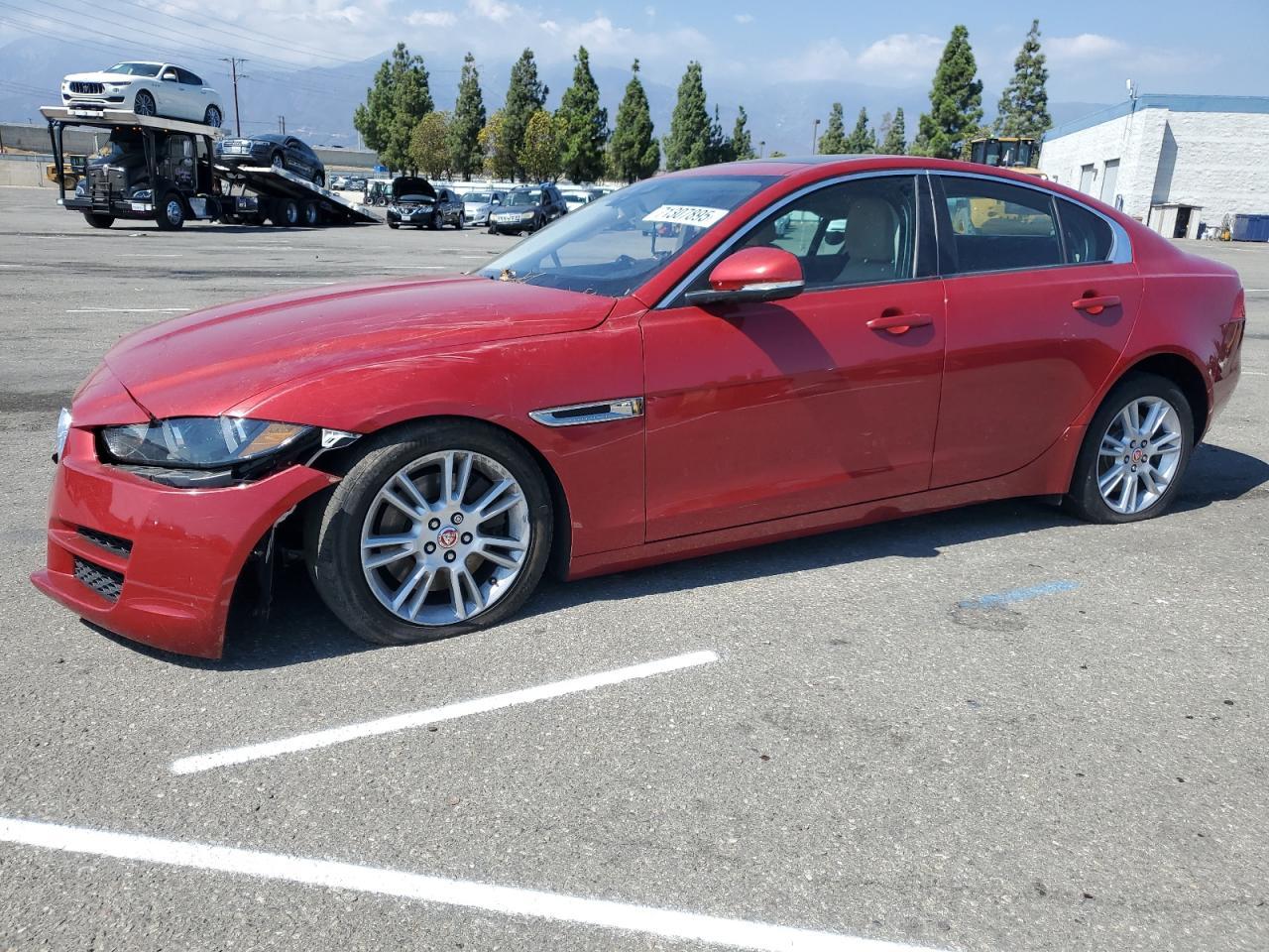 2018 Jaguar Xe Premium - zdjęcie główne