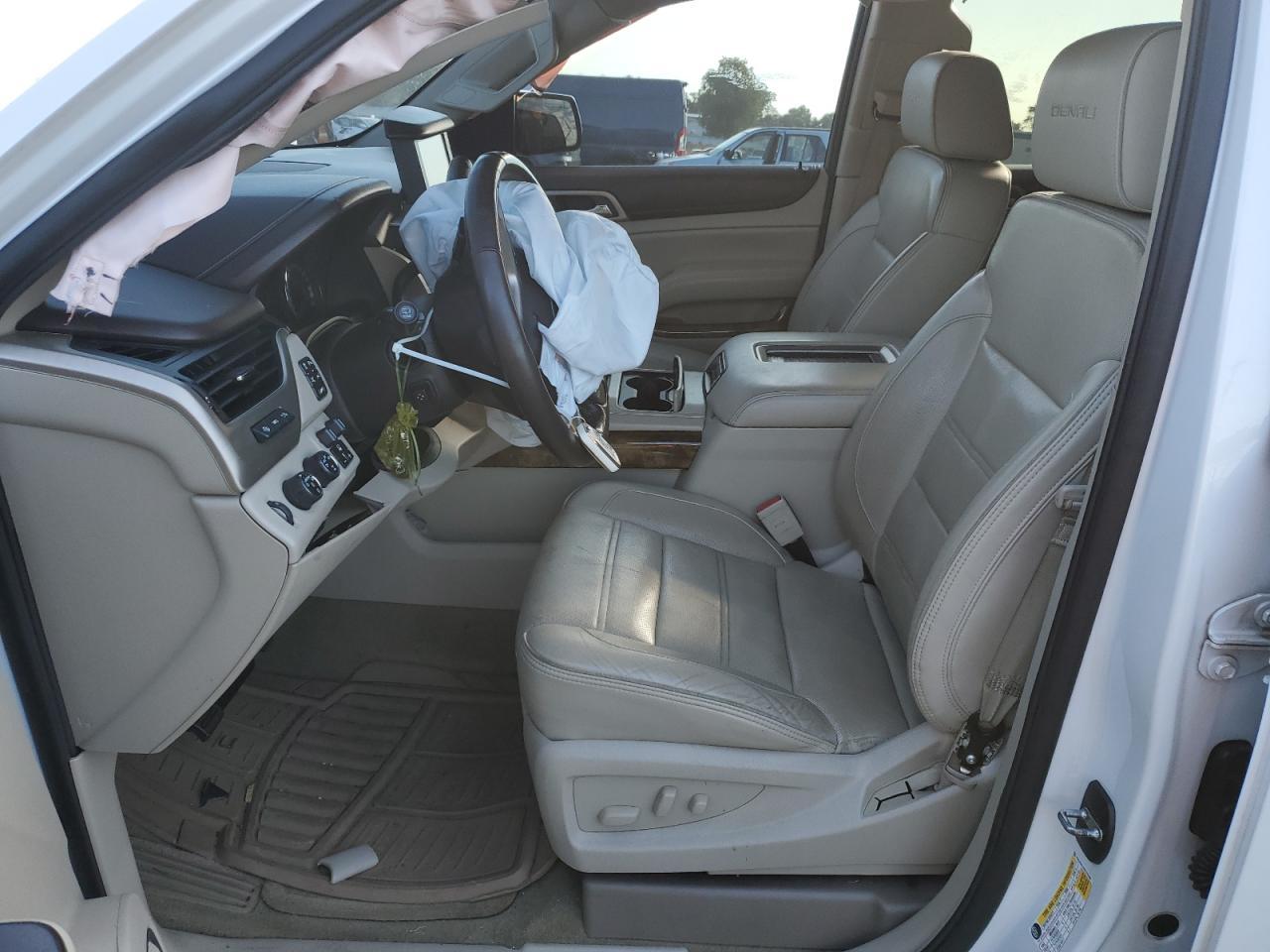 2016 GMC Yukon - zdjęcie 7