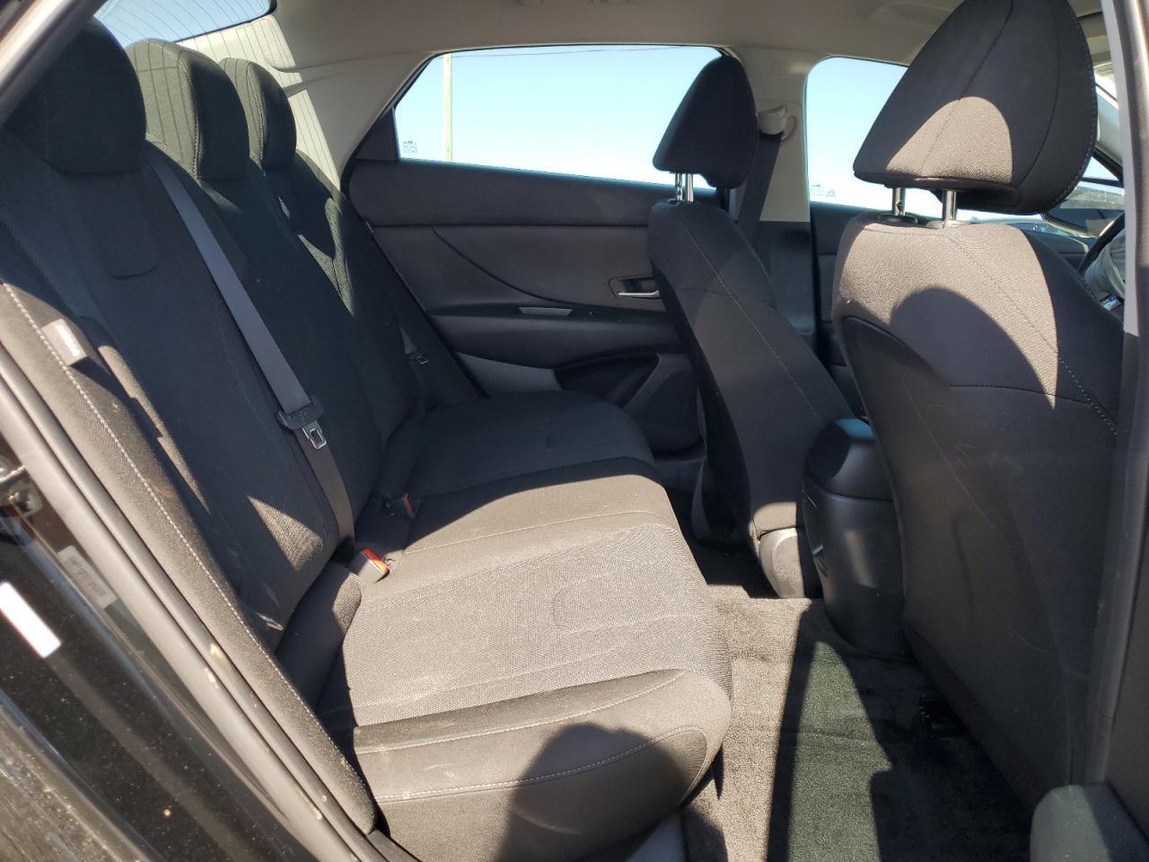 2025 Hyundai Elantra Se - zdjęcie 10