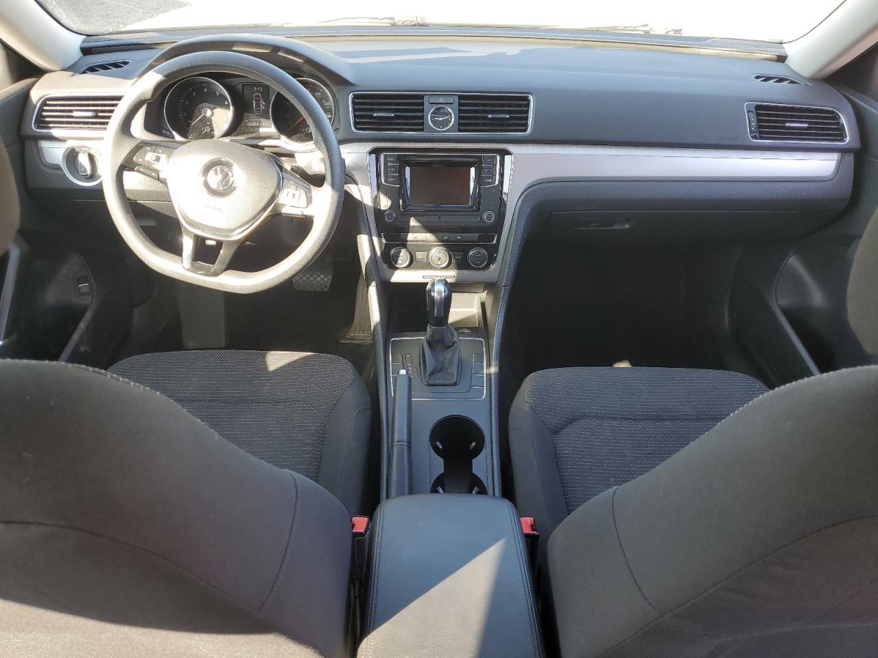 2017 Volkswagen Passat - zdjęcie 8