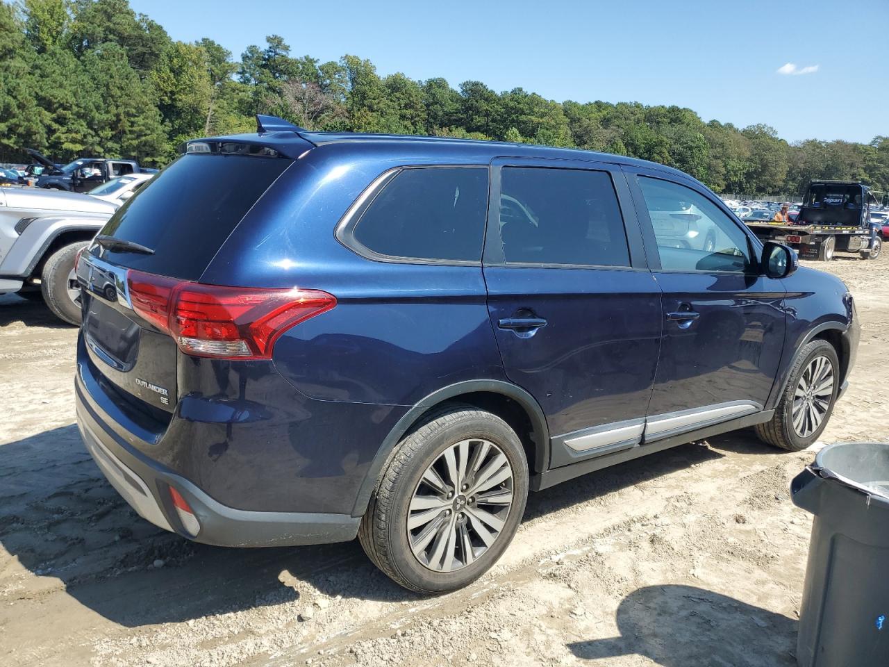 2019 Mitsubishi Outlander Se - zdjęcie 3