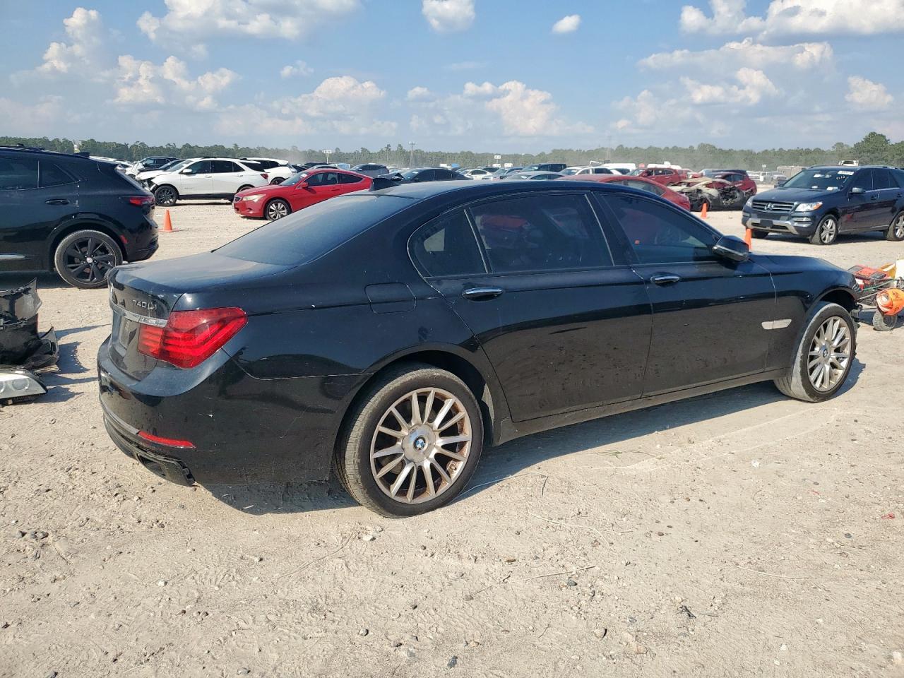 2013 BMW 740 Li - zdjęcie 3